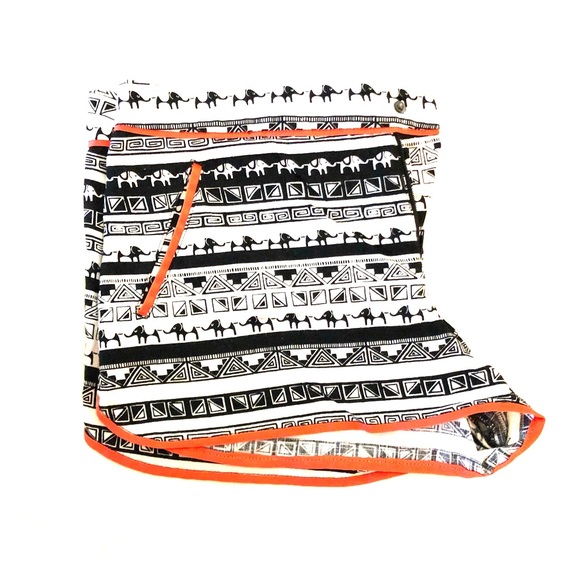 DV Elephant shorts - Picture 1 of 3